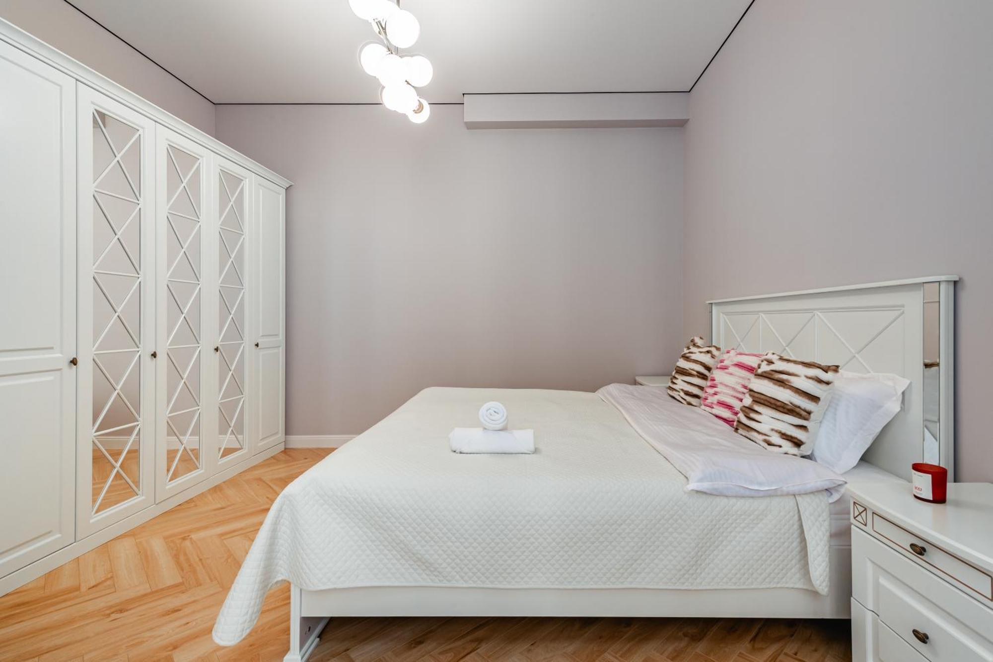 просторная 3-х комнатная в стиле сканди-минимализм Apartment Almaty